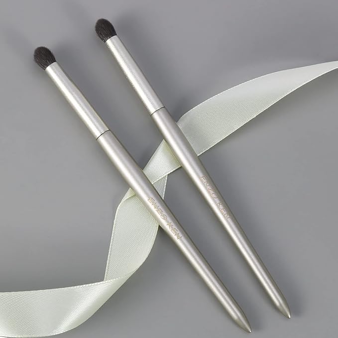 ENZO KEN Small Goat Hair Eye Shadow Brush - Blending Brush for Eyeshadow, Nose Contour & More. Gold, E204M