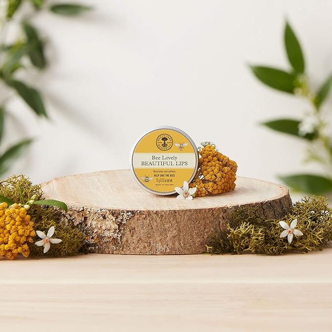 NEALS YARD REMEDIES Bee Lovely Lip