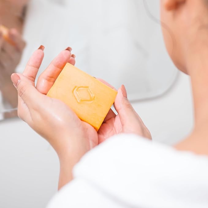 Relumins Triple Glow Bar Soap – Professional Spa Formula – Deep-Cleansing Plant-Based Skincare Bar with Gentle Exfoliation and Skin-Smoothing Benefits – Rich Lather for Daily Use – 135g with Net