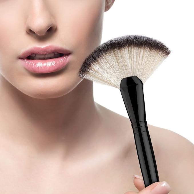 Fan Makeup Brush, Luxspire Professional Highlighting Make Up Brush Blush Bronzer Cheekbones Brush, Single Large Soft & Dense Face Blush Powder Foundation Brushes Make Up Tool, Black