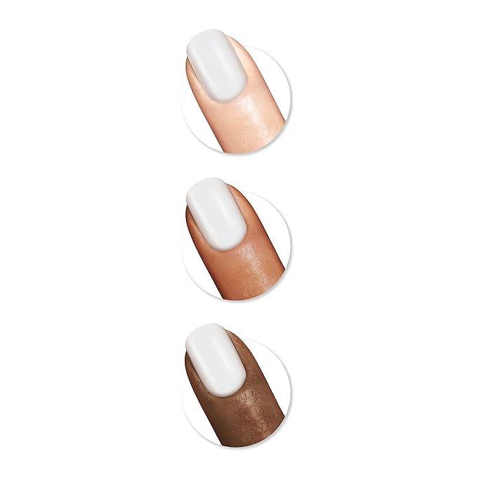 Sally Hansen Miracle Gel™, Cozy Chic Cuddle Puddle, Long Lasting, Gel-Like Formula, No UV Lamp Needed, White Nail Polish