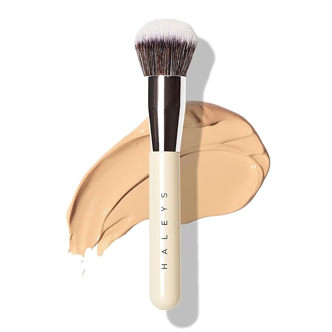HALEYS Kabuki Makeup Brush – Vegan Foundation Brush for Liquid, Cream & Powder, Seamless Blending Face Brush for Concealer, Blush & Setting Powder, Airbrush Finish, Dermatologist-Tested