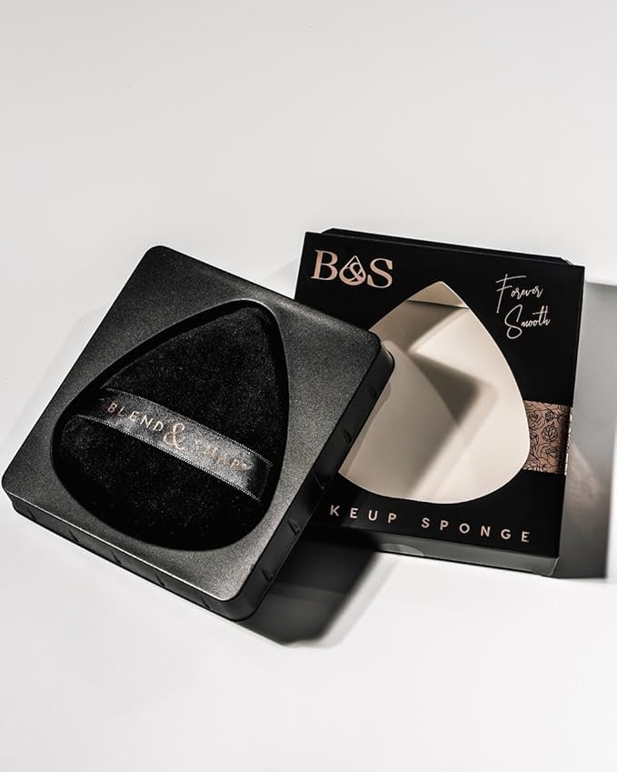 BLEND & SNAP Large Velour Triangle Makeup Puff for Smooth & Flawless Coverage – Blotting Sponge for Foundation & Concealer / Powder Press Pad – Precision Tip for Easy Application – Makeup Artist