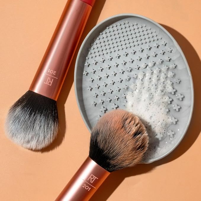Real Techniques Miracle Brush Cleansing Palette, Makeup Brush Cleaner For Deep Cleaning, Use With Makeup Brush Shampoo, Silicone Ridges & Easy Grip, Includes Cleansing Gel, Cruelty-Free, 3 Count