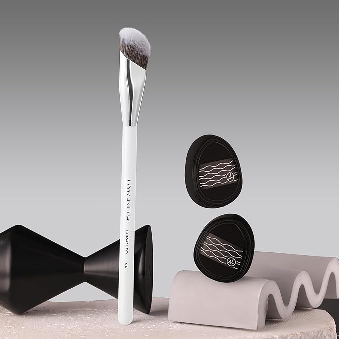 Concealer Brush Set Under Eye Concealer Brush with 2PCS Precise Air Cushion Puff Multi-use for Powder Liquid Concealer/Blush/Highlighter Mini & Portable