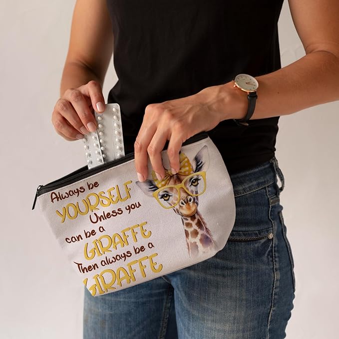 CLHHM Giraffe Gifts for Women, Giraffe Makeup Bag, Always be Yourself Unless You Can be a Giraffe Then Always be a Giraffe Gifts for Daughters Giraffe Lovers Mom, Grandma, Aunt, Sister