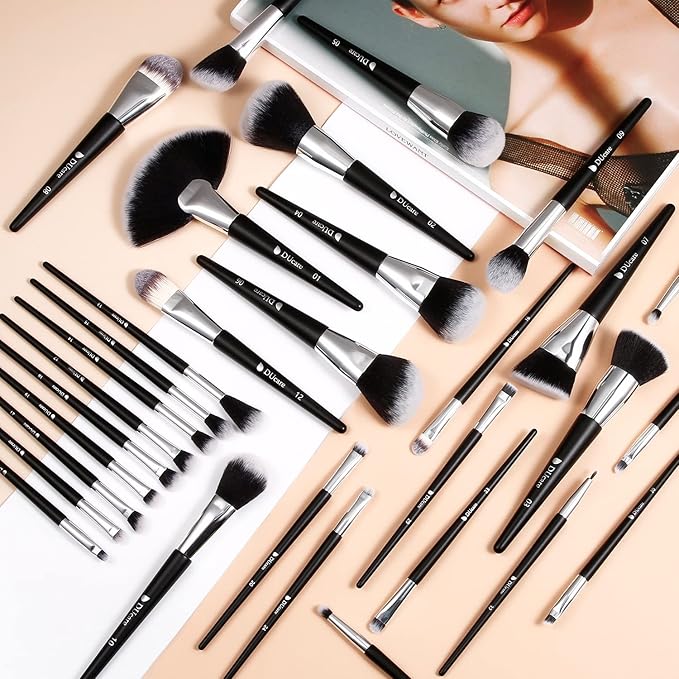 DUcare Makeup Brush Set Professional 32Pcs Make up Brushes Premium Synthetic Kabuki Foundation Blending Face Powder Blush Concealers Eye Shadows