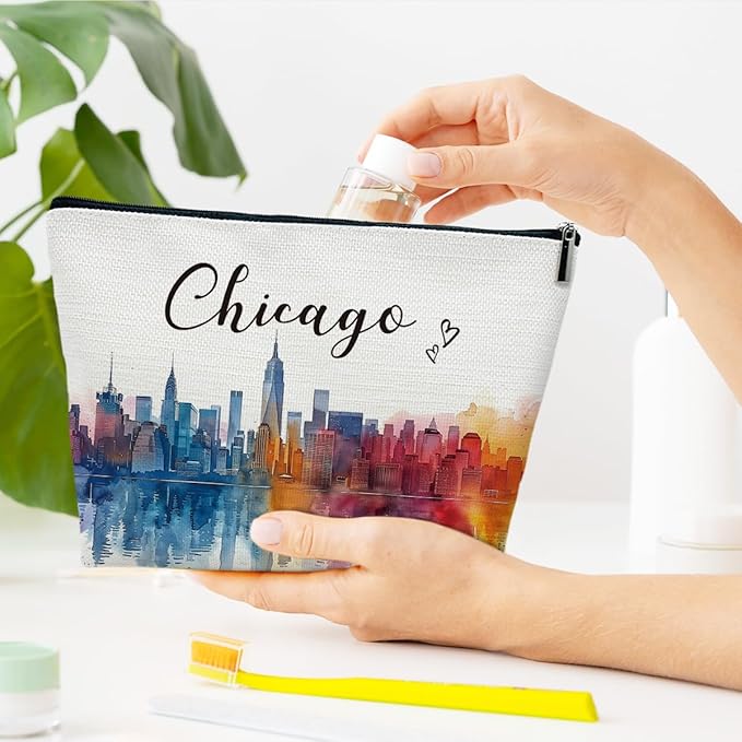 Ythuil Chicago Travel Gift Makeup Bag, Chicago Souvenir, Watercolor Cosmetic Bag for Purse, Trip Gifts for Traveller, Travelling Lovers, City Themed Organizer