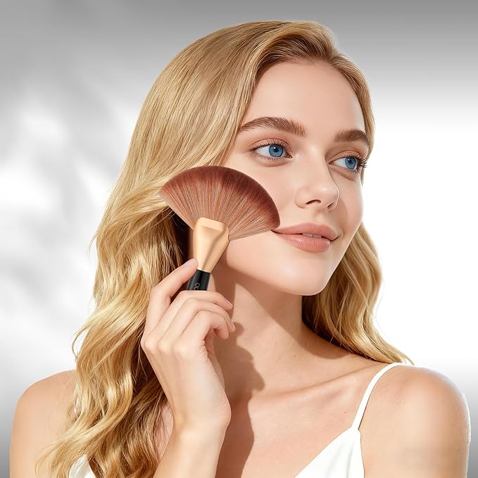 docolor Fan Brush Finishing Powder Brush Multi-use Brush For Face and body Professional Makeup Brush for Salon Use Perfect For Spray Tan Powder Highlighting Blush Powder Bronzer Contour