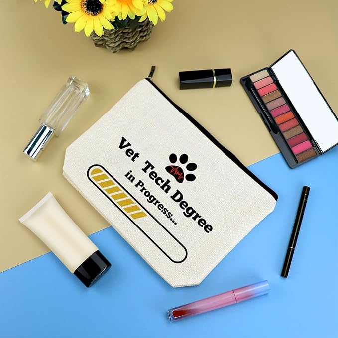 Veterinarian Makeup Bag Future Veterinarian Vet Tech Gift for Women Cosmetic Bag Veterinary Medicine Graduation Present Vet Tech Appreciation Thank You Gift Christmas Birthday Present Travel Pouch