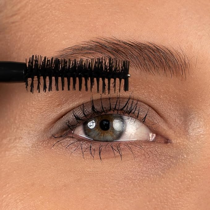 lavera Volume Mascara - Black - Voluminous Mascara with Shea Butter & Sunflower Oil for Lang Lasting Results - Eye Make Up - PETA Certified - Vegan - Made in Germany - Black - 0.3 Fl Oz