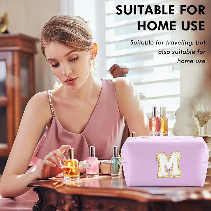 URSKYTOUS Gifts for Girls Initial Makeup Bag Personalized Cosmetic Bag with Zipper Cute Travel Toiletry Bag Waterproof PU Preppy Makeup Pouch Birthday Gift for Teen Girls Women(Purple M)