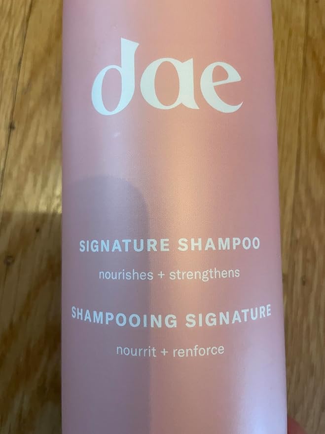 DAE Signature Shampoo - Cleanses & Hydrates Dry Hair & Scalp (10 oz.)