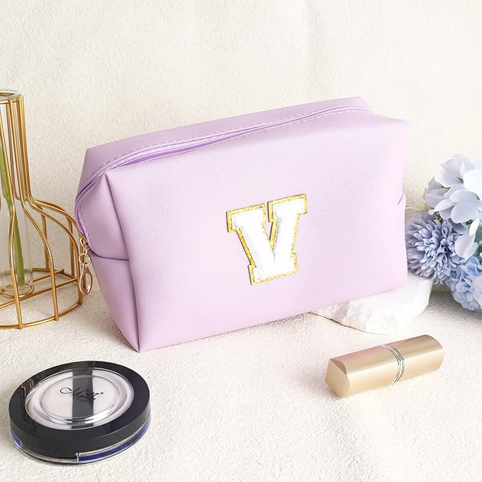 URSKYTOUS Gifts for Girls Initial Makeup Bag Personalized Cosmetic Bag with Zipper Cute Travel Toiletry Bag Waterproof PU Preppy Makeup Pouch Birthday Gift for Teen Girls Women(Purple V)