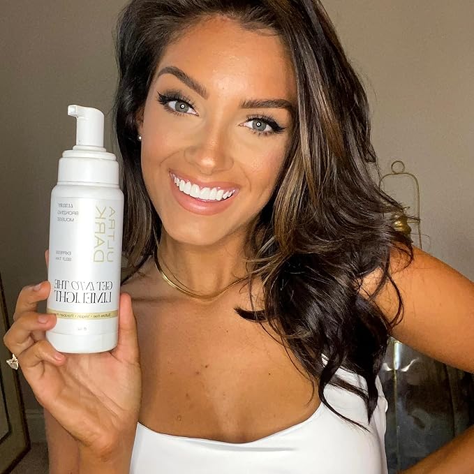 Ultra Dark Starter Pack: Ultra Dark Sunless Tanning Mousse + Applicator Mitts