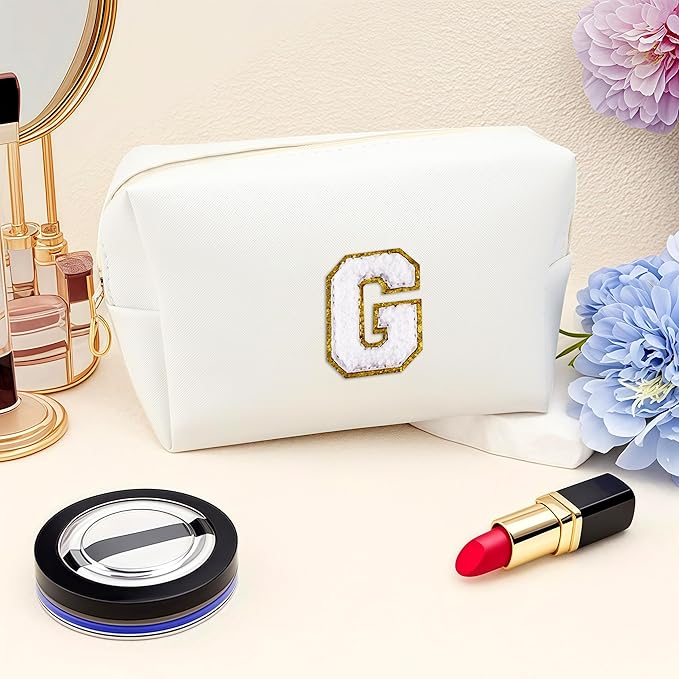 URSKYTOUS Gifts for Girls Initial Makeup Bag Personalized Cosmetic Bag with Zipper Cute Travel Toiletry Bags Waterproof PU Preppy Makeup Pouch Birthday Gift for Teen Girls Women(White G)