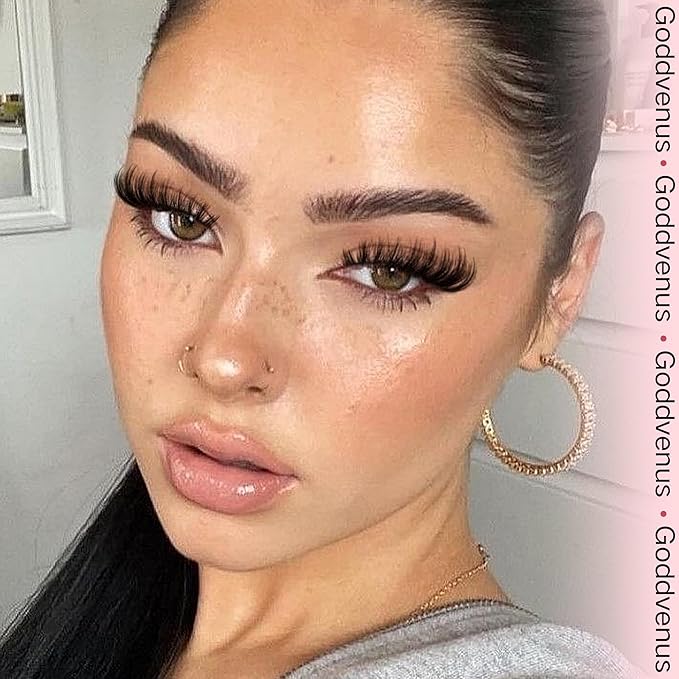 Lash Clusters Wispy Eyelash Clusters Fluffy Lashes Clusters Cute D Curl Cluster Eyelash Extensions with Soft Cotton Band Cluster Lashes 10-18mm Eyelashes Clusters for DIY Lash Extension