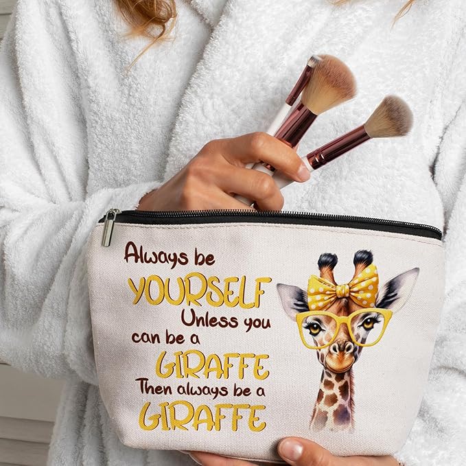 CLHHM Giraffe Gifts for Women, Giraffe Makeup Bag, Always be Yourself Unless You Can be a Giraffe Then Always be a Giraffe Gifts for Daughters Giraffe Lovers Mom, Grandma, Aunt, Sister
