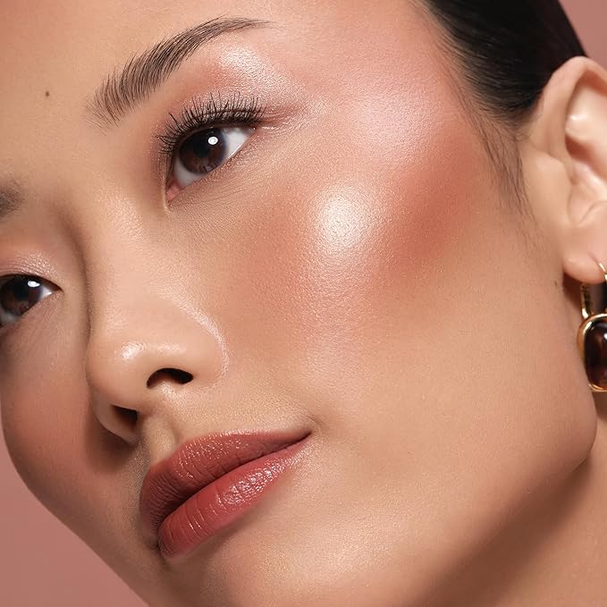 Milani Baked Highlighter - Long-Lasting Powder for Natural Radiant Glow- Buildable & Blendable Face Makeup with Lit-From-Within Finish- Vegan, Cruelty-Free & Talc-Free, Made in Italy, Champagne D'oro