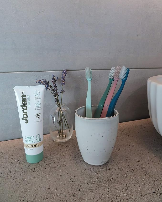 Jordan* ® | Green Clean Manual Toothbrush | Sustainable, Scandinavian Design, Soft Bristles, Mixed Colors | 4 Units