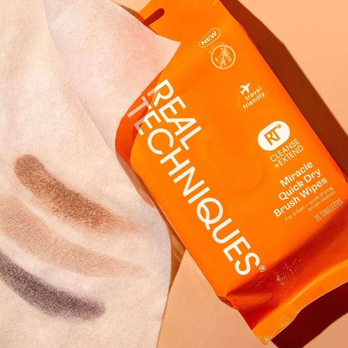 Real Techniques Miracle Quick Dry Brush Wipes, Remove Product Build-Up, Easily Switch Colors, Fast Drying, Convenient Makeup Brush Cleaner, Travel-Friendly, Cruelty-Free & Vegan, 20 Count